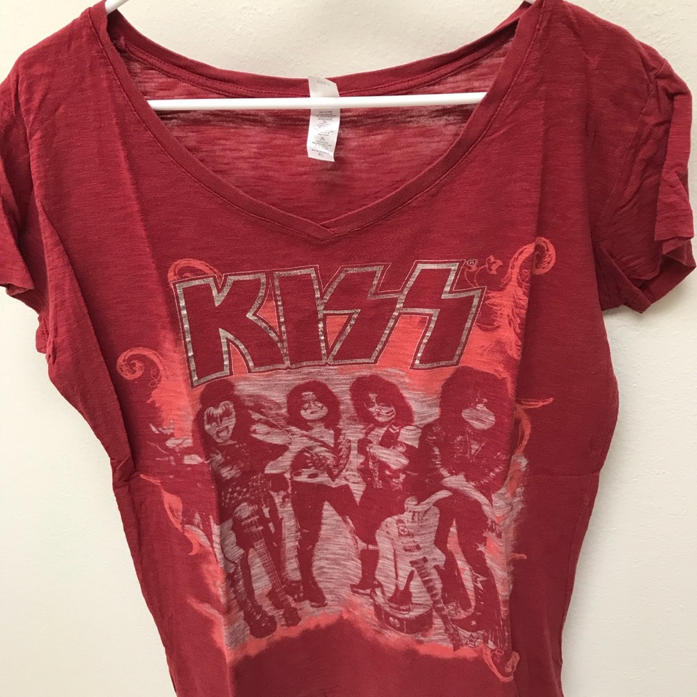 Graphic tee